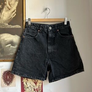 ZARA BLACK JEANS SHORTS